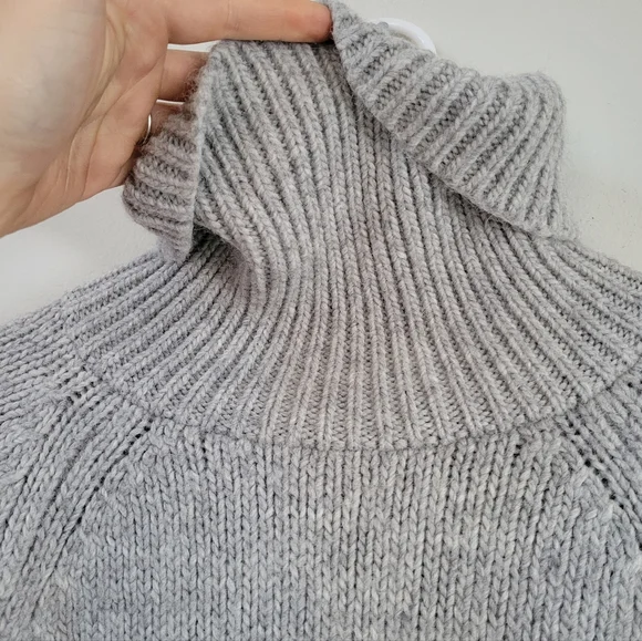 GAP Gray Alpaca Blend Turtleneck Women's Size L Turtleneck Cozy Chunky Fisherman - Picture 10 of 11